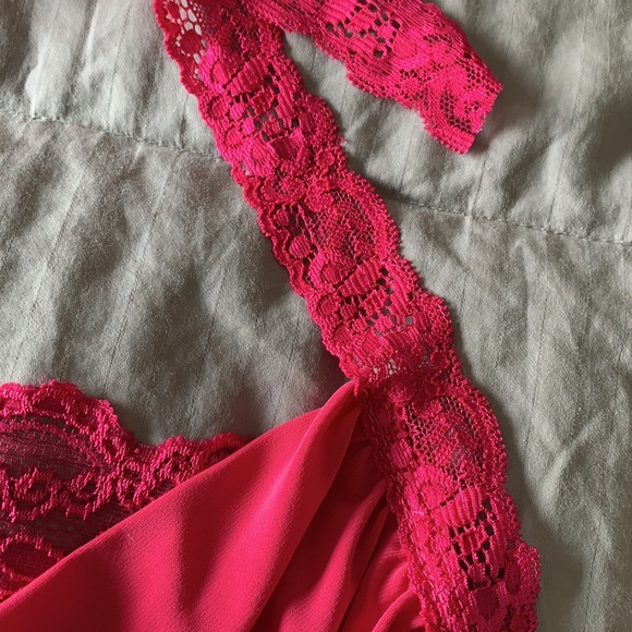 Tie around the neck top - Picture 4 of 4